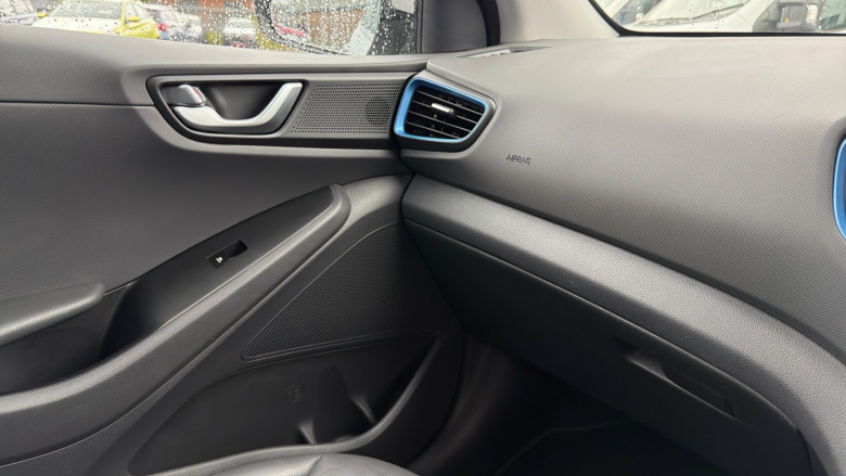 Hyundai IONIQ 1.6 GDi Plug-in Hybrid Premium SE 5dr DCT Hatchback